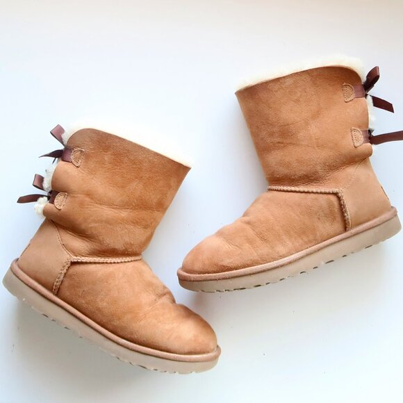 UGG Classic Bailey Bow Chestnut Tan Boots Sheepskin Leather Suede Winter Snow 8 - Picture 14 of 15